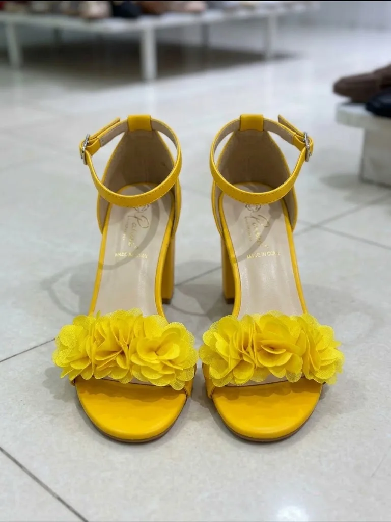 YELLOW FLOWER BLOCK HEEL SANDALS 207 — photo 1