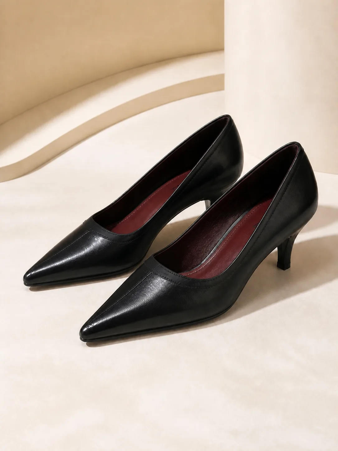 BLACK PLAIN POINTED KITTEN HEEL COURTS PRODUCT154B