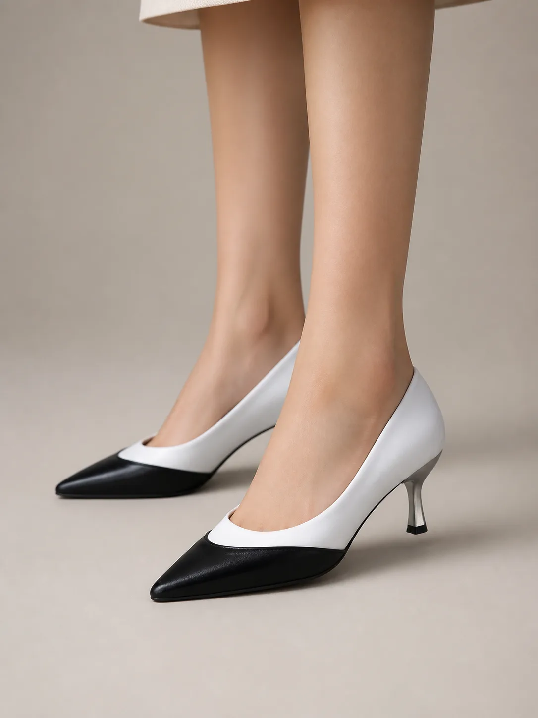 WHITE BLACK TOE CAP KITTEN COURTS PRODUCT272 — photo 1