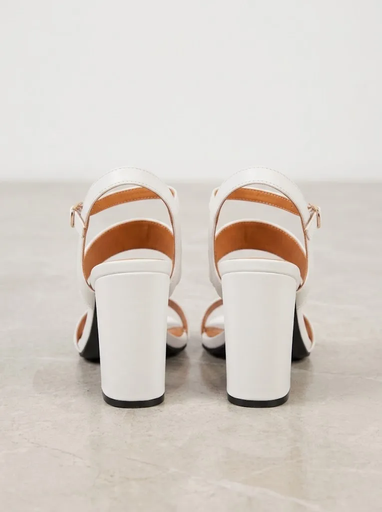 WHITE PLAIN STRAP BLOCK HEEL SANDALS 214 — photo 1