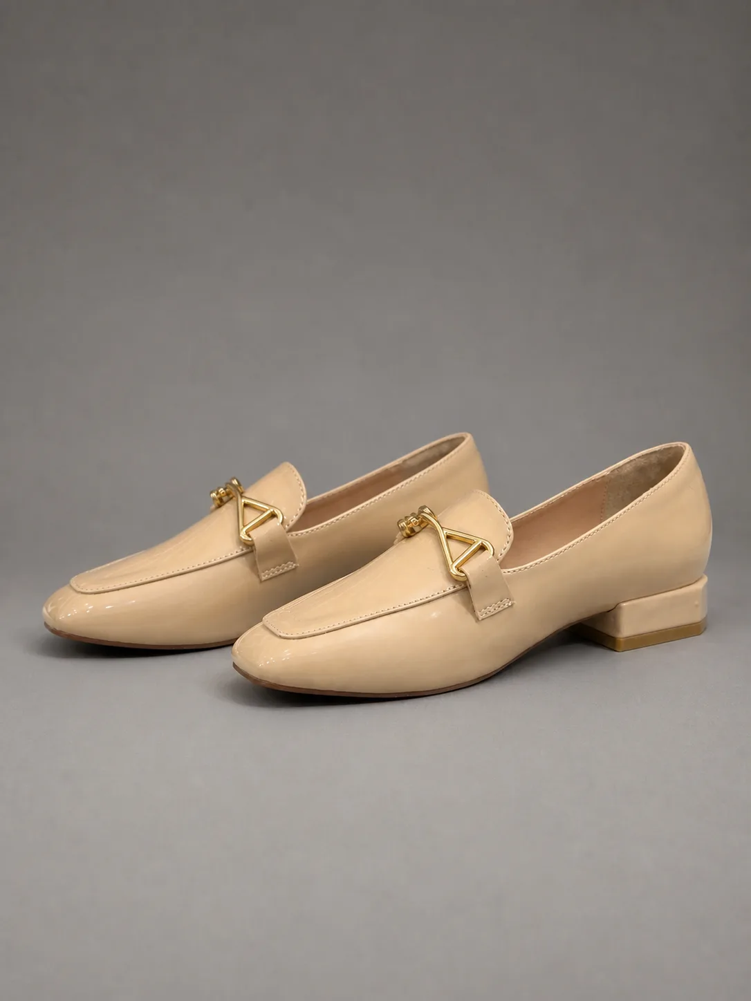 NUDE PATENT GOLD V LOW-HEEL LOAFERS PRODUCT22222