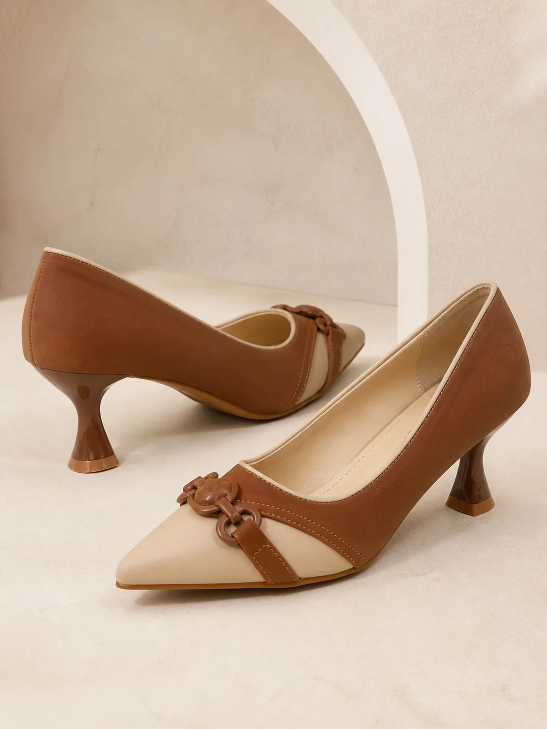 TAN CREAM KNOT DETAIL KITTEN HEEL PUMPS PRODUCT196