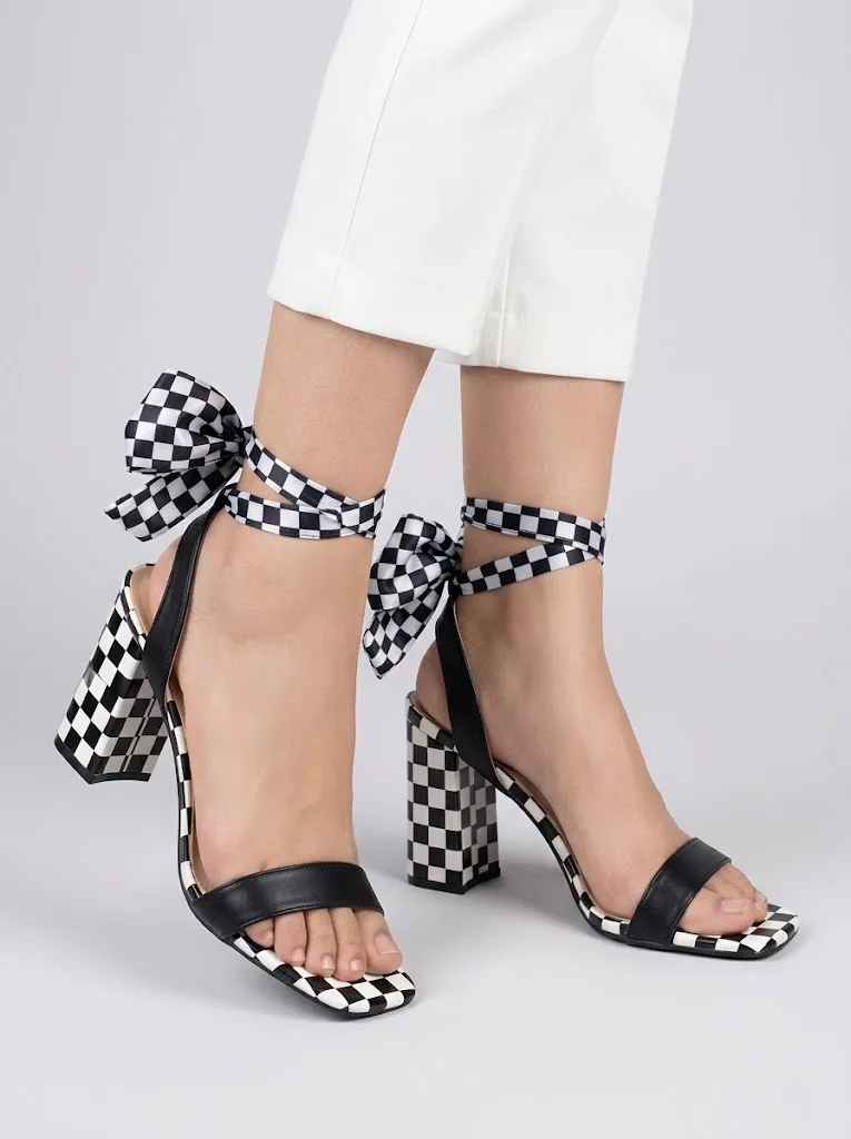BLACK CHECKERBOARD RIBBON BLOCK HEEL SANDALS 4014