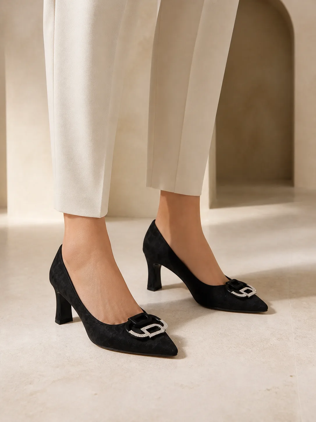 BLACK TEXTURED CRYSTAL BUCKLE FLARED HEELS PRODUCT190 — photo 1