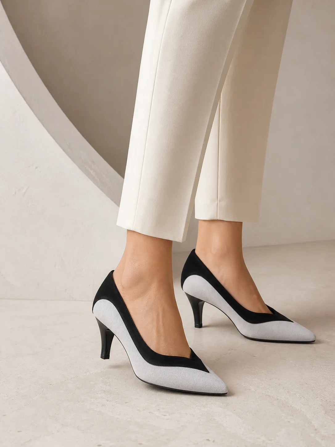 PALE BLUE BLACK TWO TONE KITTEN HEEL PUMPS PRODUCT182 — photo 1