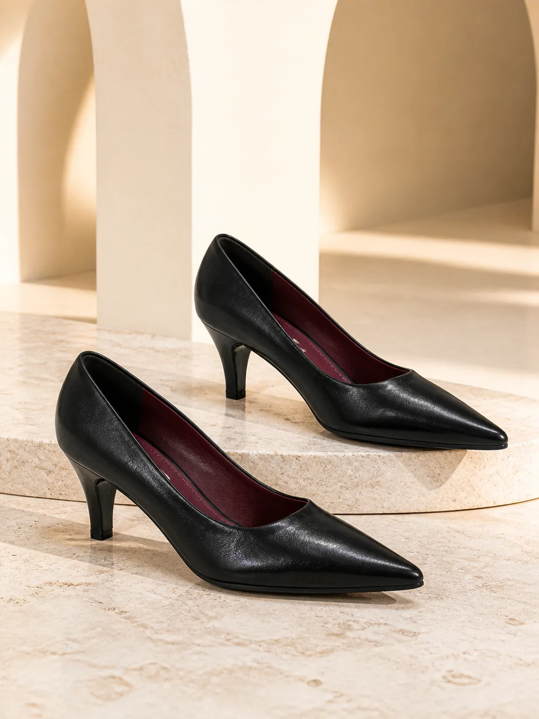 BLACK LEATHER POINTED KITTEN COURTS PRODUCT291