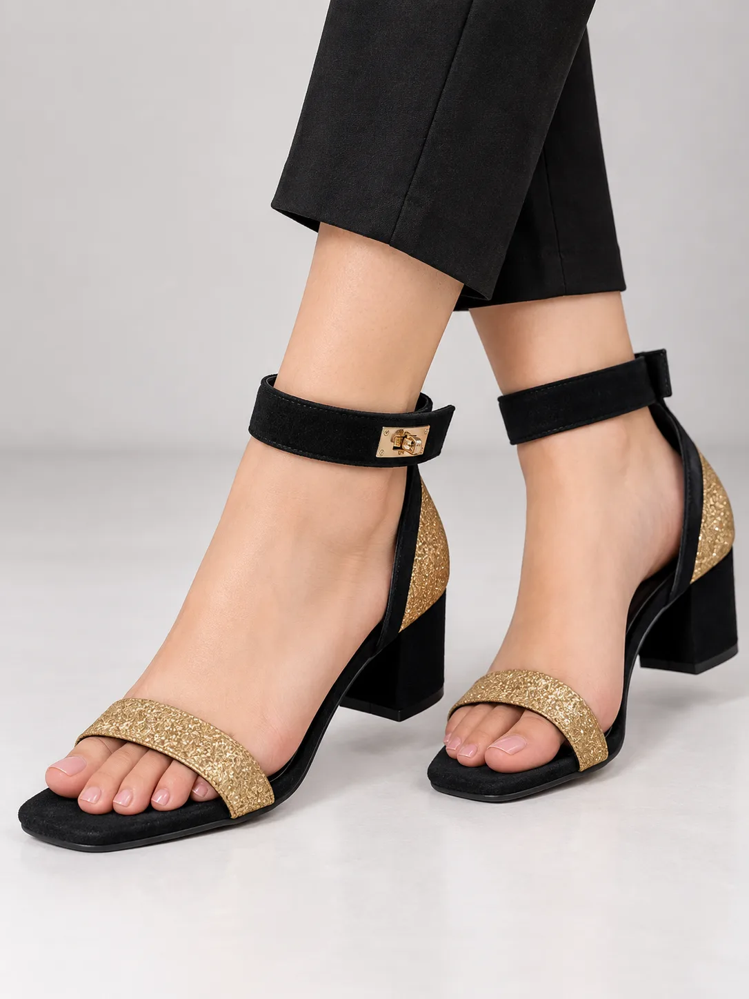 BLACK GOLD GLITTER SQUARE TOE SANDALS 4215